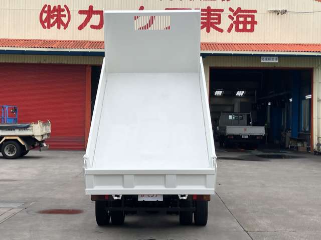 Hino Dutro 6