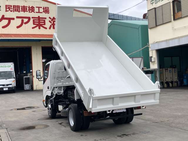 Hino Dutro 7
