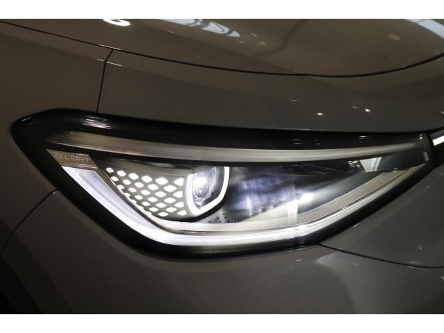 Volkswagen ID.4 6