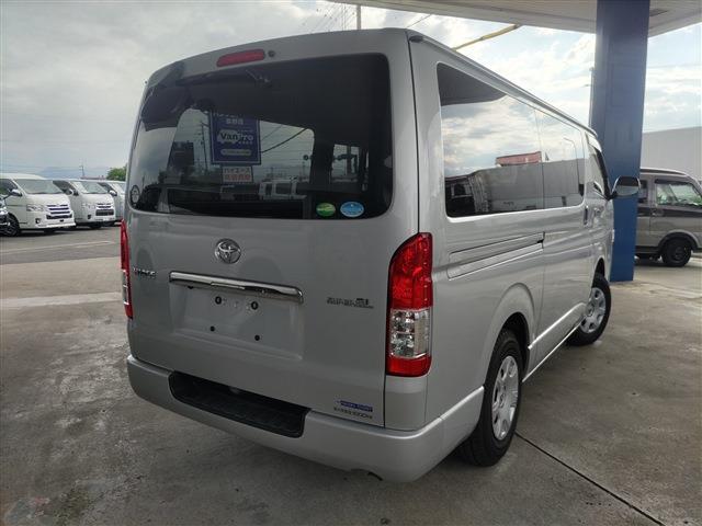 Toyota Hiace Van 5