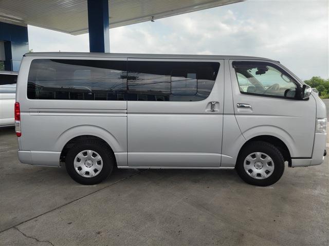 Toyota Hiace Van 6