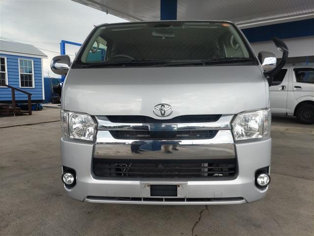 Toyota Hiace Van 8