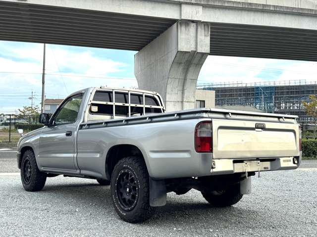 Toyota Hilux 6