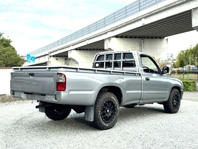 Toyota Hilux 8