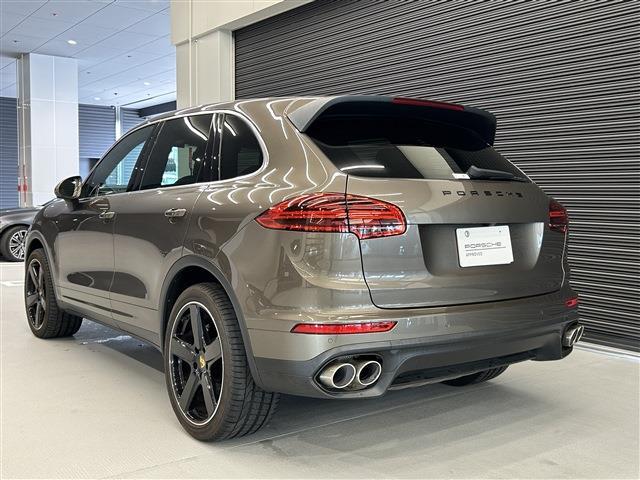 Porsche Cayenne 2