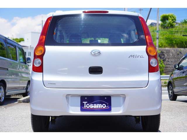 Daihatsu Mira 3