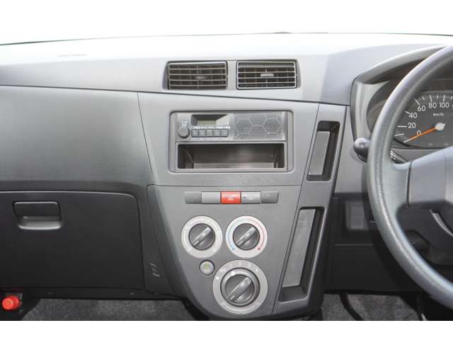 Daihatsu Mira 5