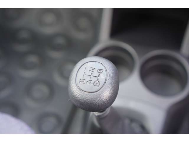 Daihatsu Mira 7