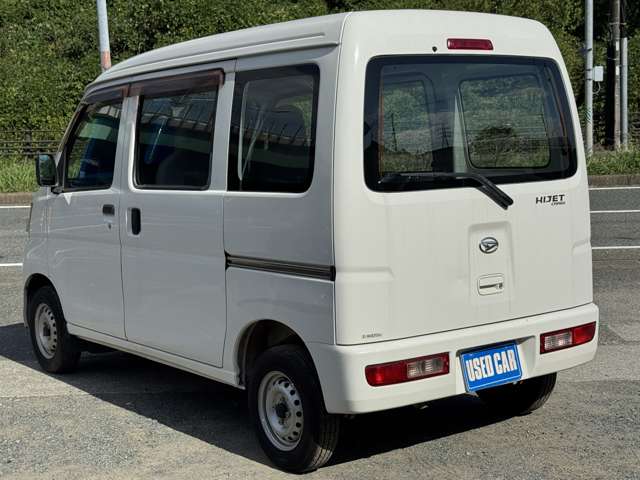 Daihatsu Hijet Cargo 12
