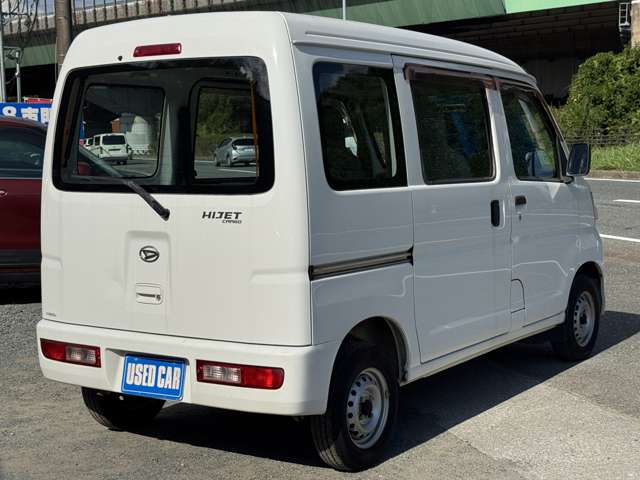 Daihatsu Hijet Cargo 10