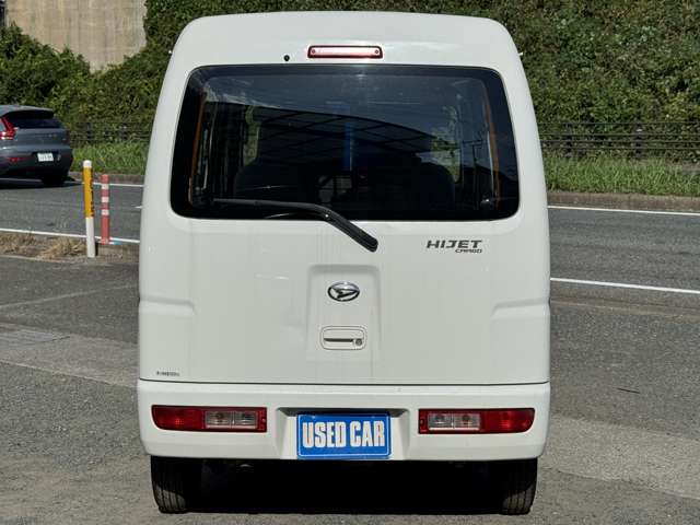 Daihatsu Hijet Cargo 11