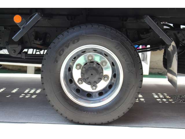Hino Dutro 5