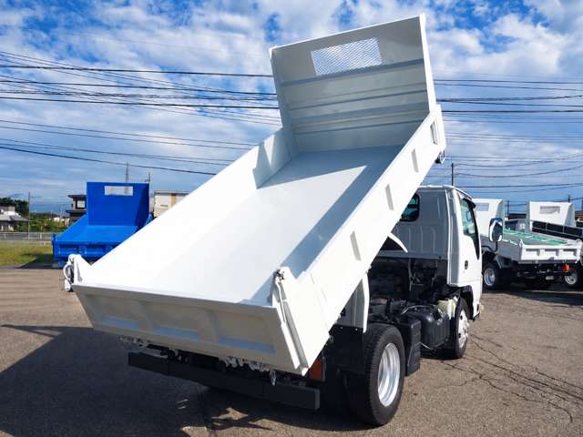 Isuzu Elf 6