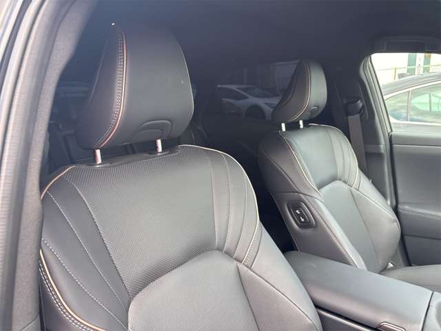 Toyota Crown Sport 12