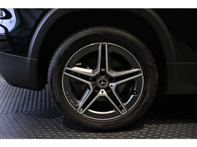 Mercedes-Benz GLB 11
