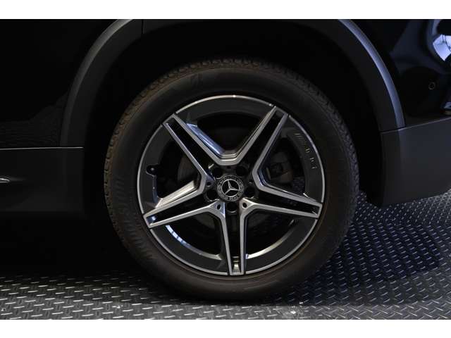 Mercedes-Benz GLB 12