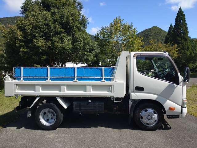 Hino Dutro 3