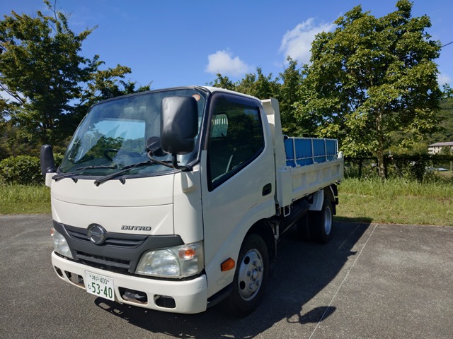Hino Dutro 4