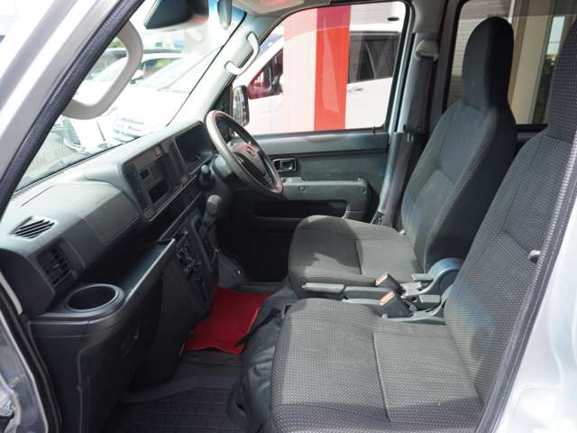 Daihatsu Hijet Cargo 12
