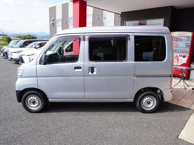 Daihatsu Hijet Cargo 6