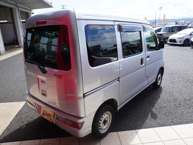 Daihatsu Hijet Cargo 7