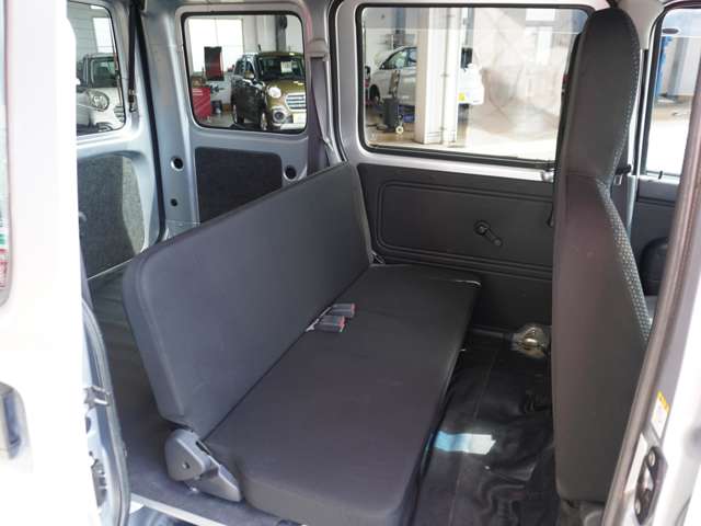 Daihatsu Hijet Cargo 10