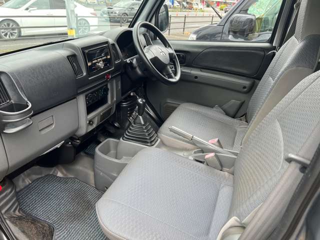 Mitsubishi Minicab Van 7