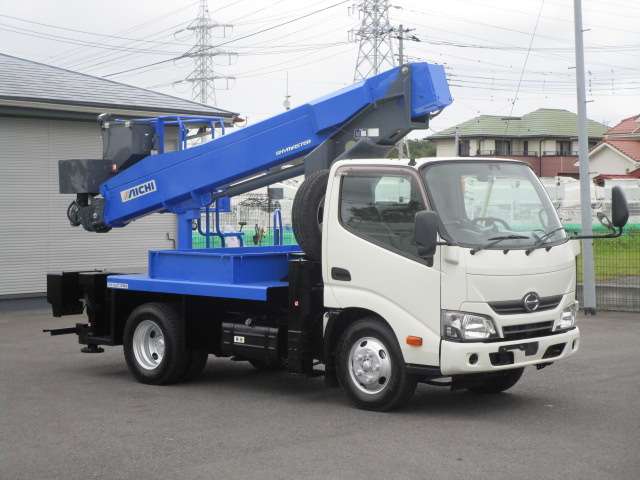 Isuzu Elf 2