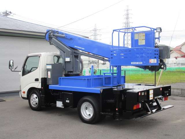 Isuzu Elf 3