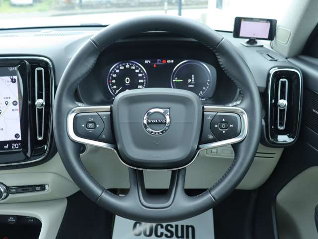 Volvo XC40 12