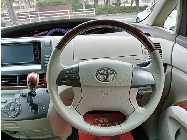 Toyota Estima 11