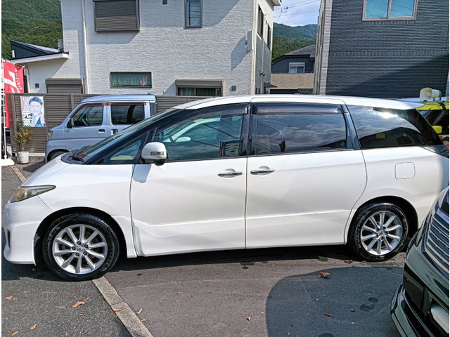 Toyota Estima 5
