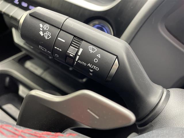 Lexus UX 12