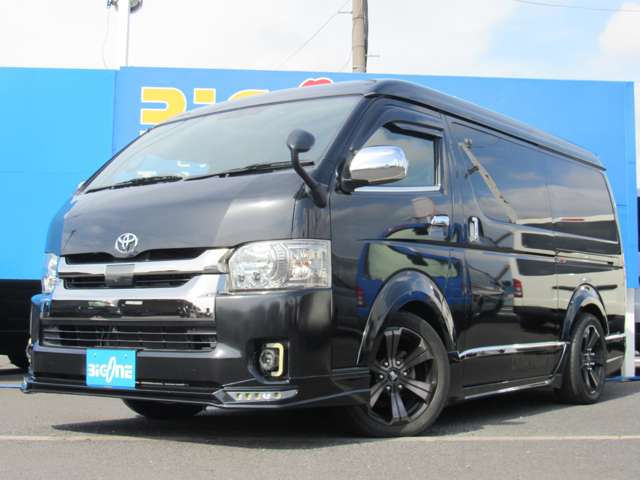 Toyota Hiace Van 11