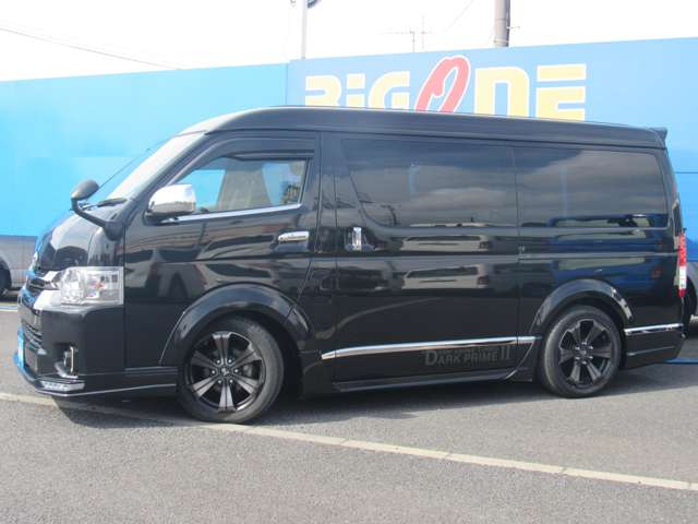 Toyota Hiace Van 7