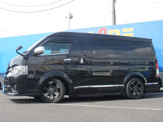 Toyota Hiace Van 8