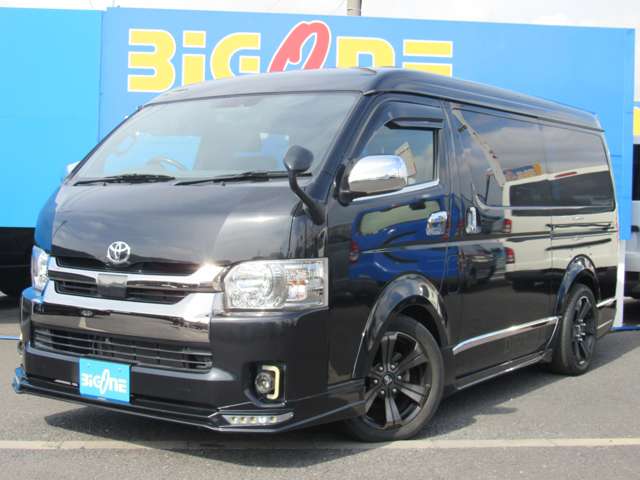 Toyota Hiace Van 10