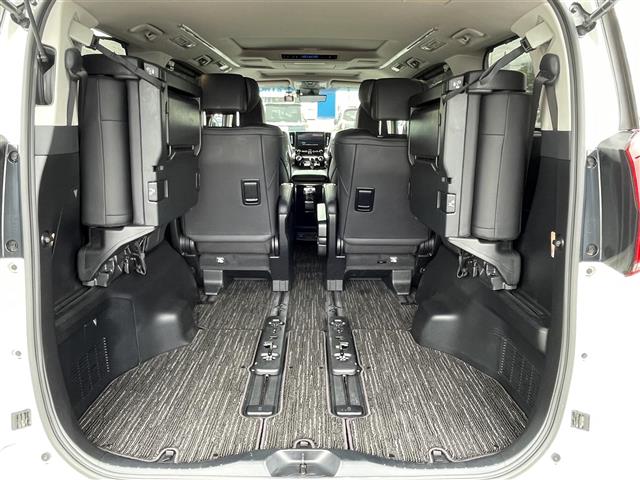 Toyota Alphard 12