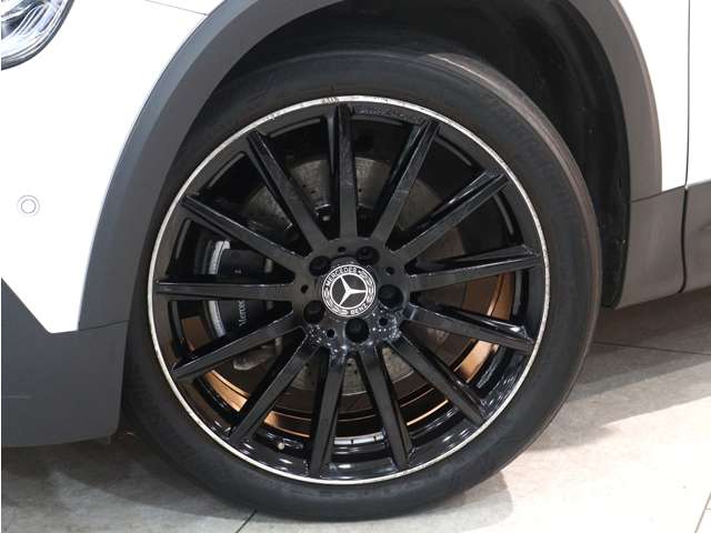 Mercedes-Benz GLB 11