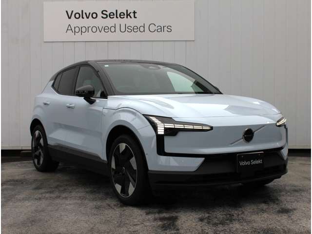Volvo EX30 4