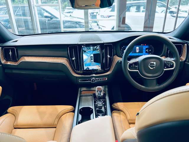 Volvo XC60 4