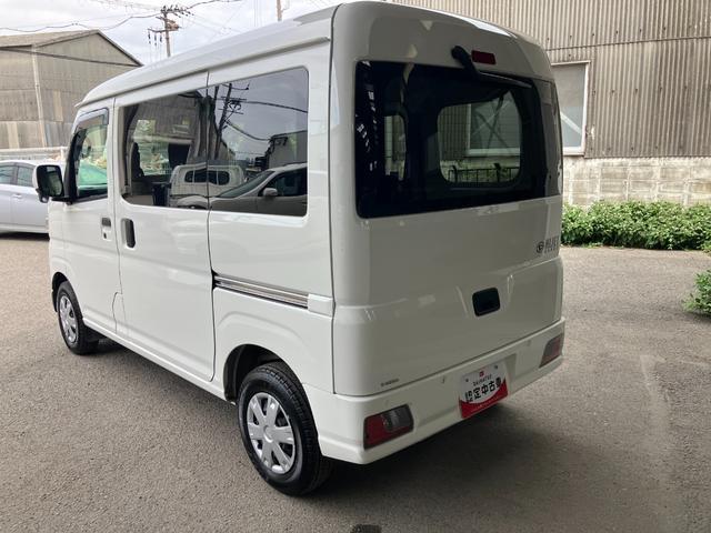 Daihatsu Hijet Cargo 3