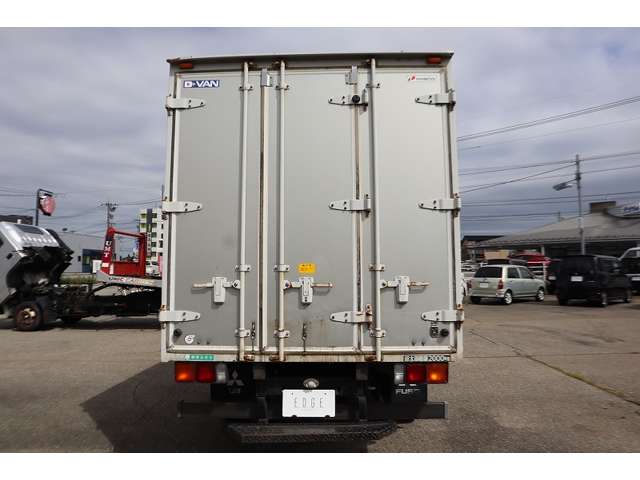 Mitsubishi Fuso Canter 9