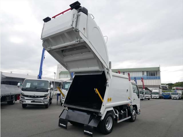 Isuzu Elf 12