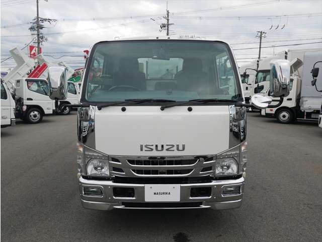 Isuzu Elf 3