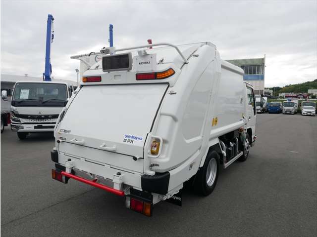 Isuzu Elf 6
