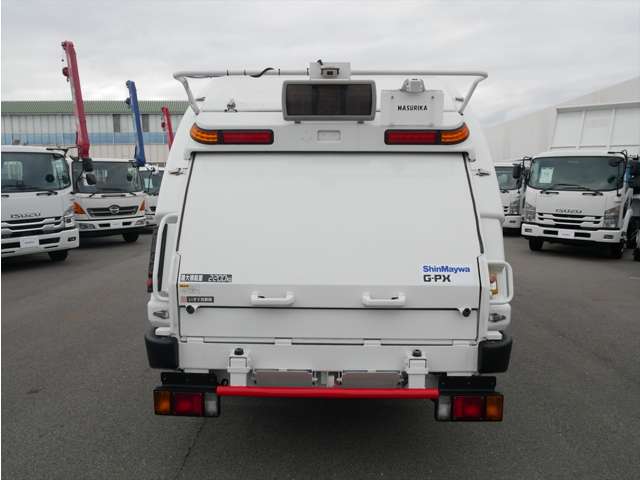 Isuzu Elf 7