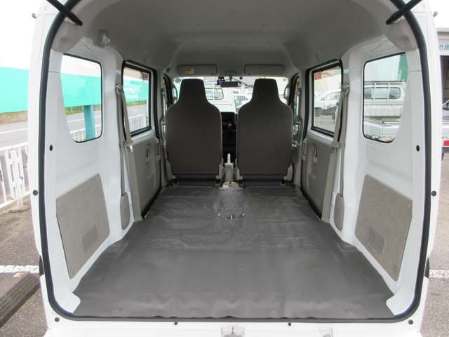 Mitsubishi Minicab Van 11