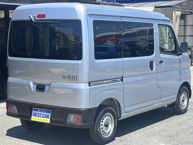 Daihatsu Hijet Cargo 6