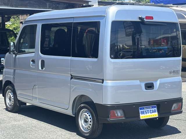 Daihatsu Hijet Cargo 8